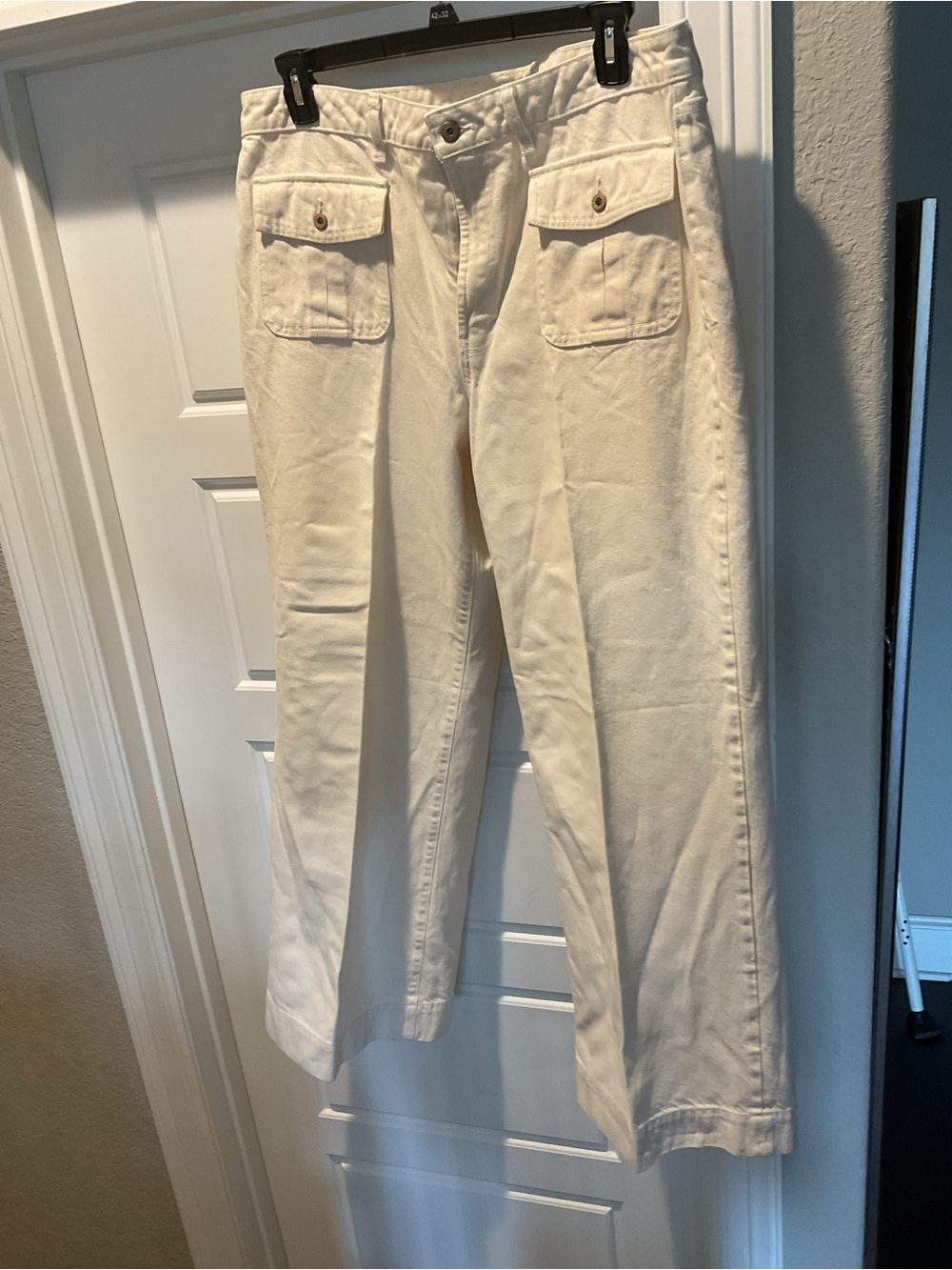 Wide Leg Cargo Jeans in Off-White